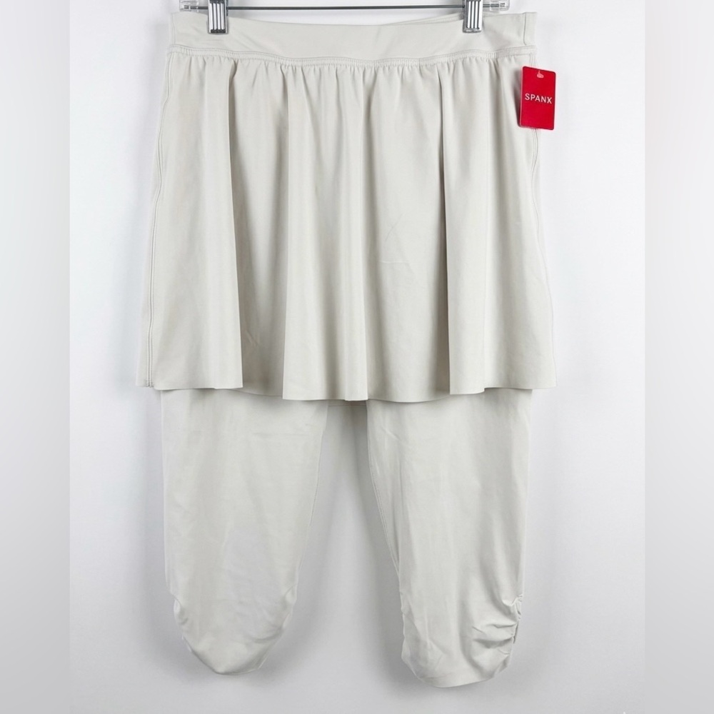NWT Spanx Booty Boost Skirt Around Knee Leggings Pockets White Cloud NWT